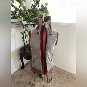 REI Women's Tan Sleeveless Vest